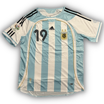 2006 - ARGENTINA HOME | RETRO MESSI #19 / Riquelme #10