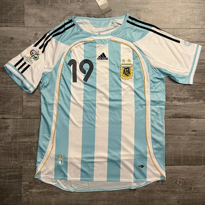 2006 - ARGENTINA HOME | RETRO MESSI #19 / Riquelme #10