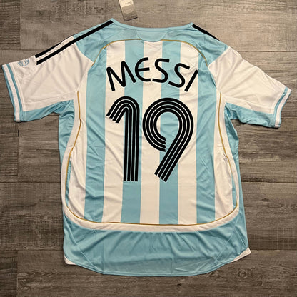2006 - ARGENTINA HOME | RETRO MESSI #19 / Riquelme #10
