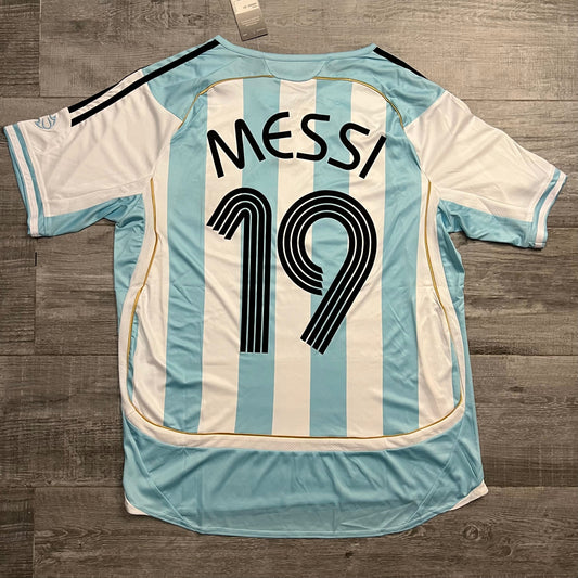 2006 - ARGENTINA HOME | RETRO MESSI #19 / Riquelme #10